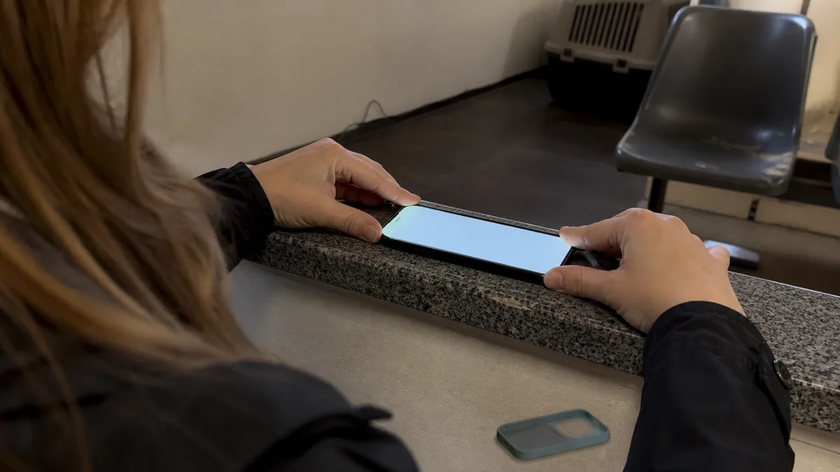 iPhone після падіння працює: що перевірити, навіть якщо він має справний вигляд