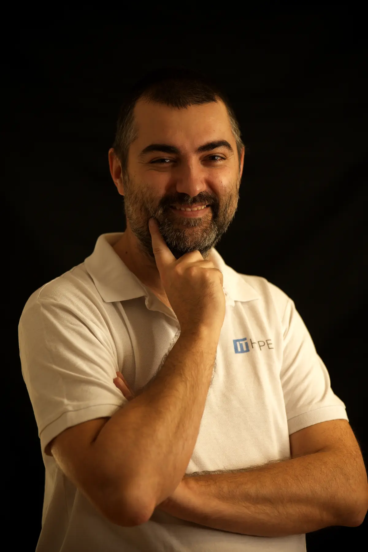 Miroslav Jaroš z ITHOPE — úsměv, firemní polo s logem