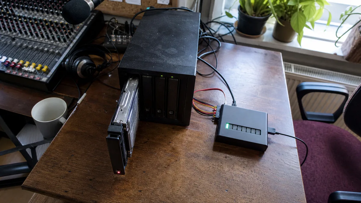 SMR disk v NAS: proč vypadne z pole při rebuildu