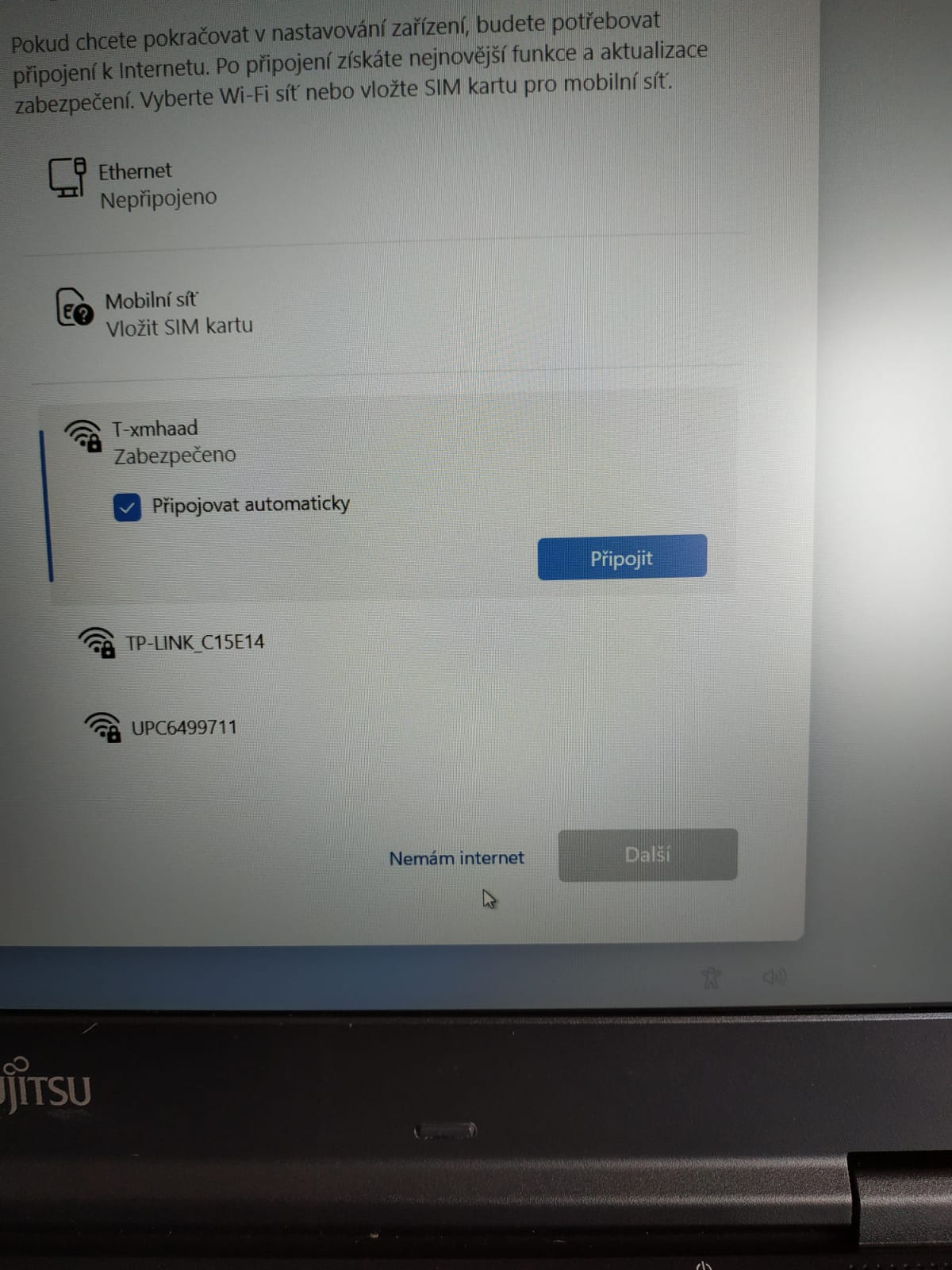 Windows 11 — zadání příkazu OOBE\BYPASSNRO v příkazovém řádku
